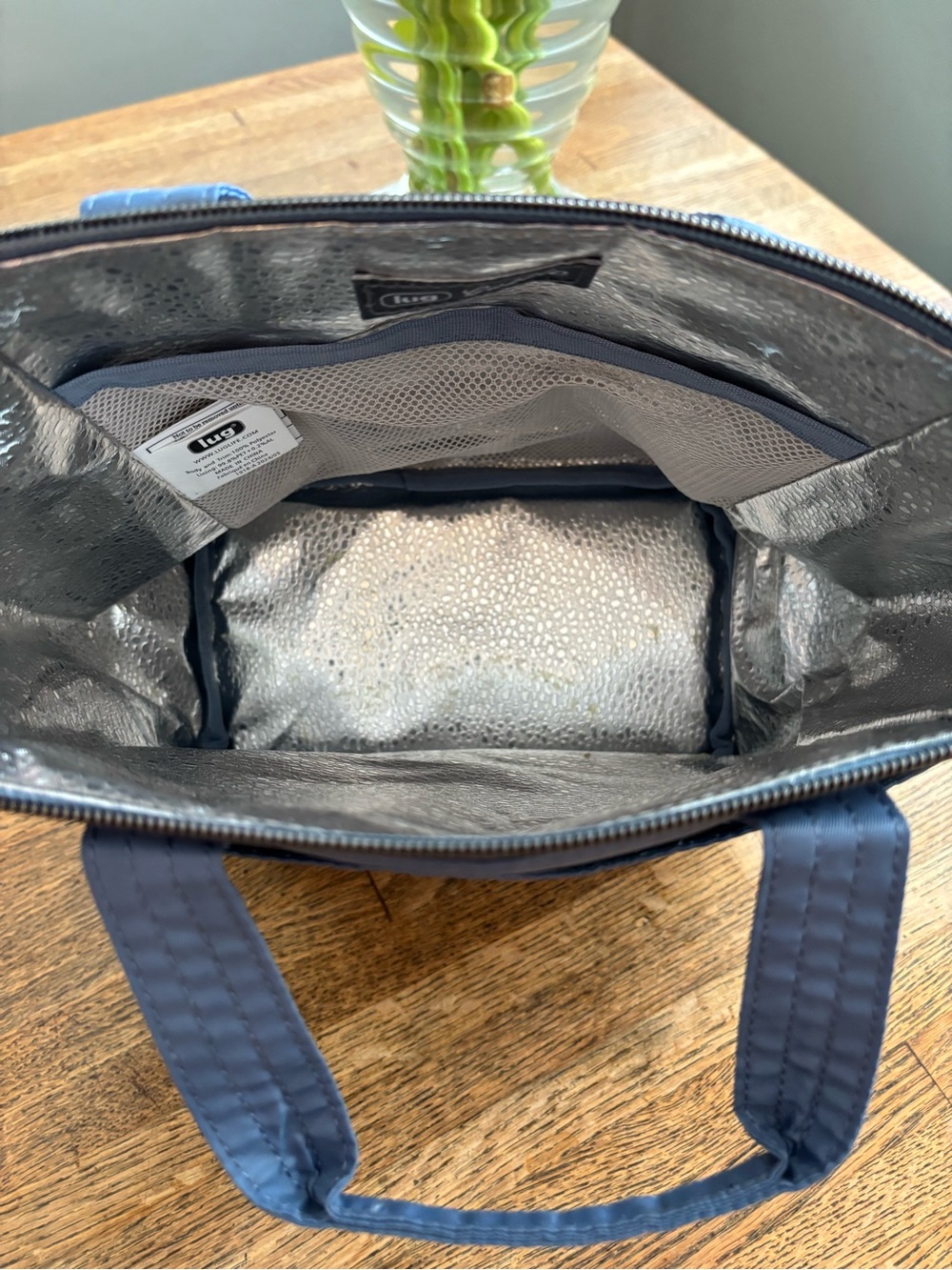 NWOT Lug Blue-Gray Quilted Lunch Tote with Top Zip, Insulated Interior & Pockets - Picture 4 of 9